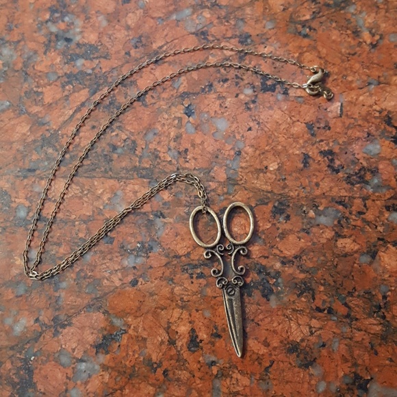 Vintage Scissors Necklace - Picture 2 of 4